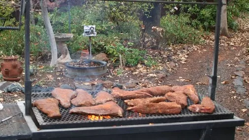 Why does food taste better on a Santa Maria Style Grill? - Learn to BBQ